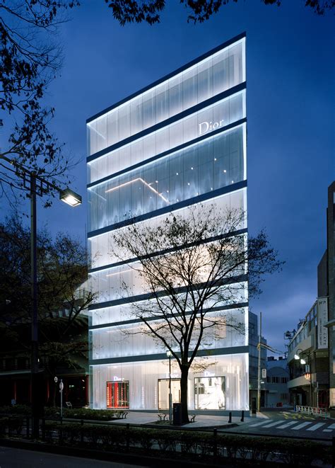 dior tokyo omotesando.